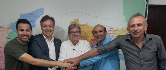 Júnior Araújo participa de reunião com João Azevêdo e lideranças de Junco do Seridó