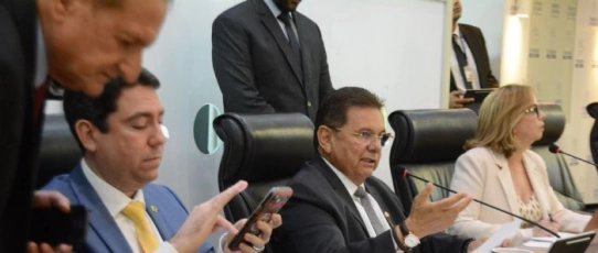 Adriano Galdino apresenta nova programação da TV Assembleia durante sessão da ALPB