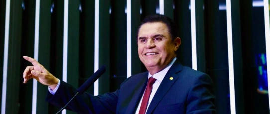 Projeto de Wilson Santiago cria piso nacional para acompanhantes especializados de pessoas autistas