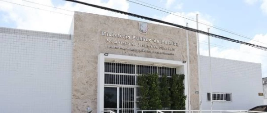 MP ajuíza ação contra Município de Cabedelo e construtora por violação da Lei do Gabarito