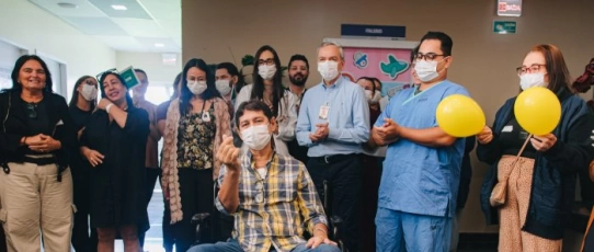 Primeiro transplantado cardíaco de 2026 deixa Hospital Metropolitano após recuperação bem-sucedida e celebra nova chance de vida
