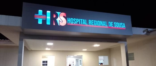 Mulher é socorrida pelo SAMU ao Hospital Regional após agressões graves em Vieirópolis; homem foi preso
