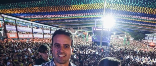 Governador Lucas Ribeiro participa da abertura do São João de Patos e acompanha estrutura de saúde e segurança da festa