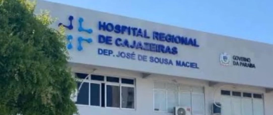 Motociclista sofre ferimentos graves após colisão com carro no Centro de Cajazeiras