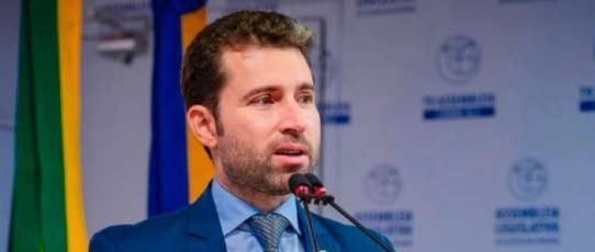 Caso de mãe e filha autista expostas à chuva reforça urgência de projeto de Michel Henrique contra discriminação em transportes por aplicativo