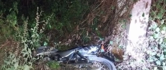 Acidente com moto deixa um irmão morto e outro ferido na PB-325 em Catolé do Rocha