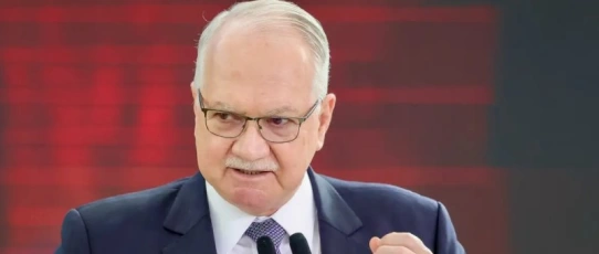 Fachin suspende decisões de Dino e Mendonça e leva disputa sobre PF ao plenário do STF