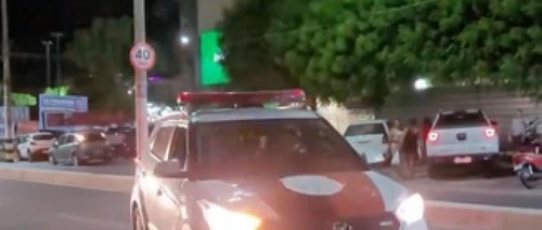 Empresário tem casa invadida por quadrilha armada e R$ 50 mil roubados em Cajazeiras