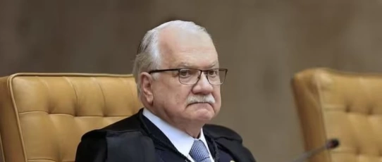 Fachin dá cinco dias para PGR se posicionar sobre solturas nos casos Master e INSS