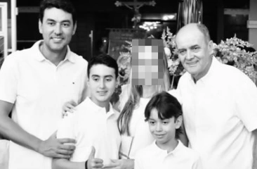 Secretário Thales Machado, seus dois filhos e o prefeito de Itumbiara, em Goiás