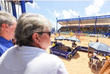 João Azevêdo prestigiando final do Circuito Brasileiro de Vôlei de Praia
