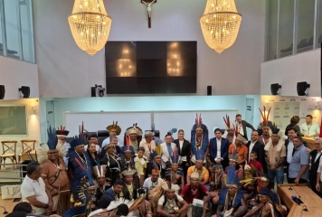 Medalha ao vereador Cacique Sandro e a João Peixoto de Melo