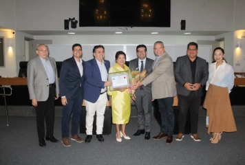 Cidadania Paraibana à psicóloga Rosa Batista