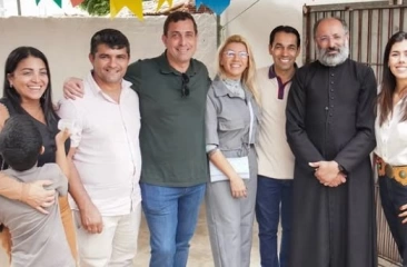Deputado federal Gervásio Maia durante tradicional Feijoada da Paróquia Santo Antônio em Cacimba de Dentro