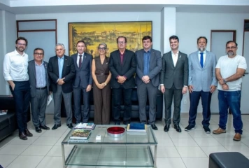 Representantes do TCE-PB, SES e Fapesq