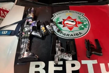 Armas de fogo e munições apreendidas em ação da PM