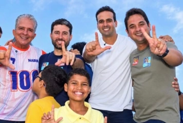 Michel Henrique ao lado de Nabor e Lucas