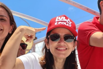 Pollyanna em evento de Lula