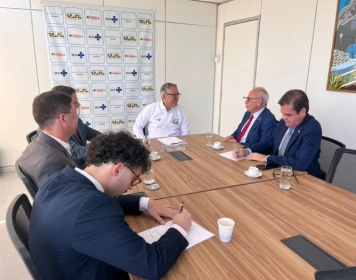 Cícero Lucena em reunião com o ministro da Saúde, Padilha