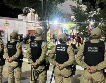 Policiamento durante festividades no carnaval de Sousa