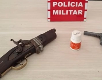 Armas apreendidas pela polícia militar em Cajazeiras 