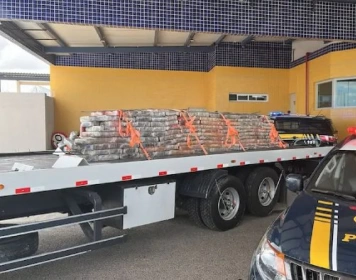 Apreensão de quase 2 toneladas de droga