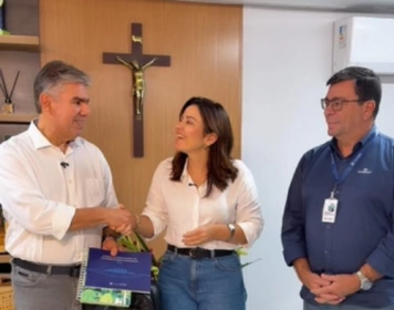 Pollyanna Werton na sede do Sistema OCB/PB
