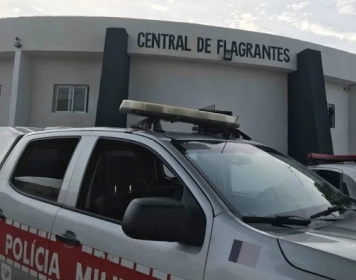 Prisão de jovem após agredir companheira e tomar celular