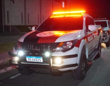 Confronto entre policiais e elementos