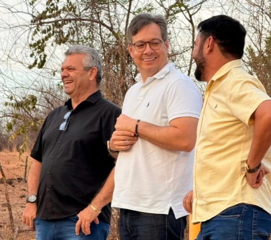 Deputado Júnior Araújo anuncia ambulância 0 km e destaca investimentos em mobilidade no distrito do Patamuté, em Cajazeiras