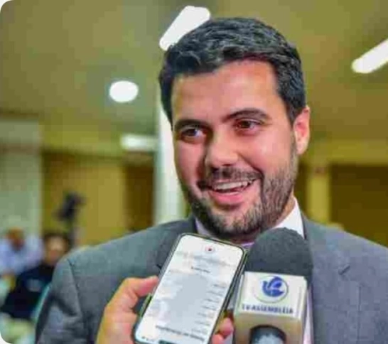 Secretário de Educação projeta retorno à ALPB e mira presidência do Legislativo