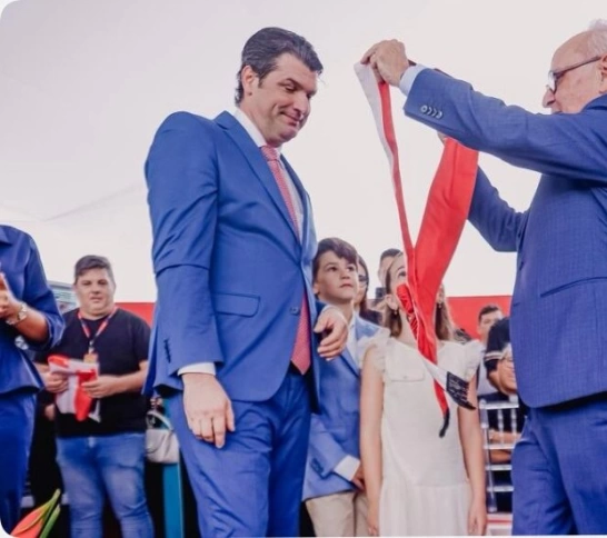 “Não viemos para ser servidos”, diz Cícero ao passar faixa ao sucessor, Léo Bezerra