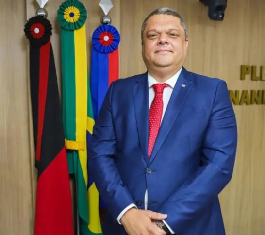 Cabedelo: Afastado da prefeitura, Edvaldo Neto pede para retomar cargo de vereador