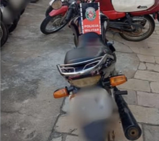 Homem é preso em Aparecida após quebrar móveis da casa da mãe e ser flagrado com moto clonada