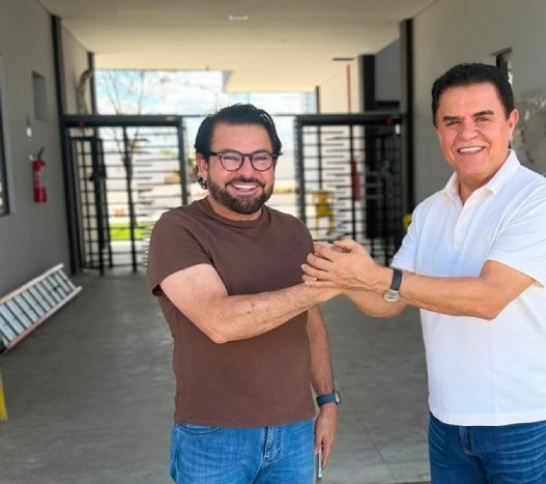 Deputado Wilson Santiago visita nova sede do Grupo Pau Brasil e parabeniza empresário Zenildo: “Orgulha o nosso Sertão”