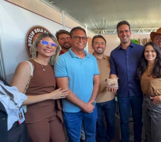 Queijo Bola do Lastro conquista governador Lucas Ribeiro durante a Expo Serra