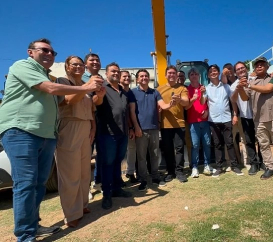 Helder destaca avanço da educação e mais de R$ 500 milhões em investimentos durante entrega de novos veículos