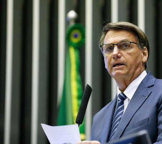TSE rejeita ação para derrubar imagem de Bolsonaro feita por IA