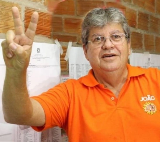João Azevêdo chega ao Senado após eleger sucessor e garantir continuidade do grupo