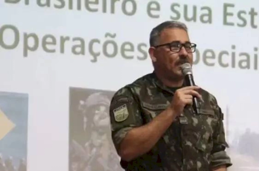 Imagem Coronel do Exercito, Bernardo Romão Correa Neto