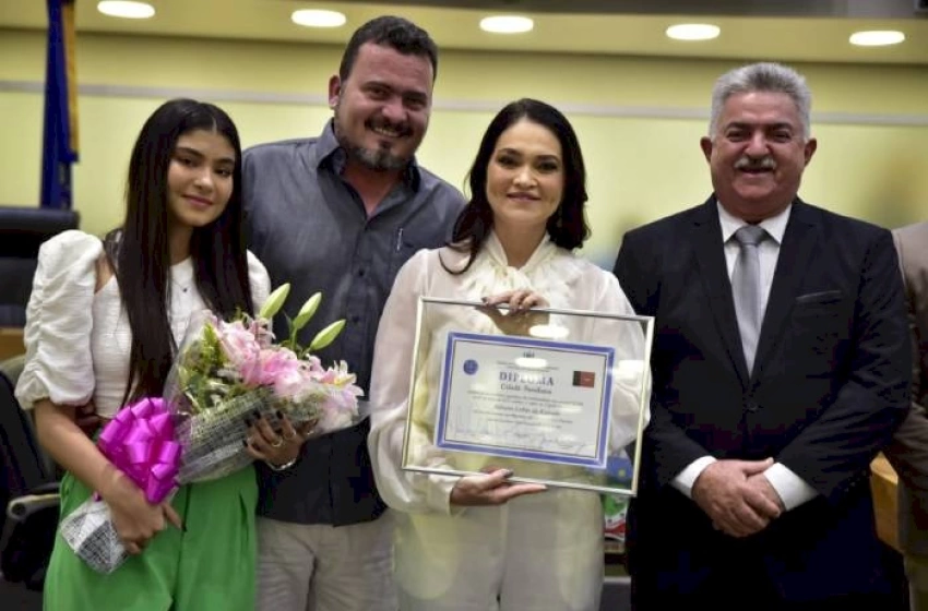 Imagem Título de Cidadania Paraibana à médica Adriana Lobão de Azevedo