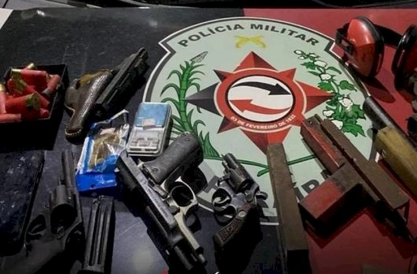 Imagem Material ilícito apreendido pela Polícia Militar