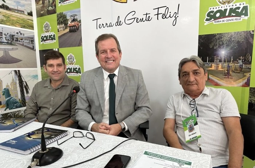 Imagem Coletiva de Imprensa realizada pelo prefeito de Sousa, Fábio Tyrone 