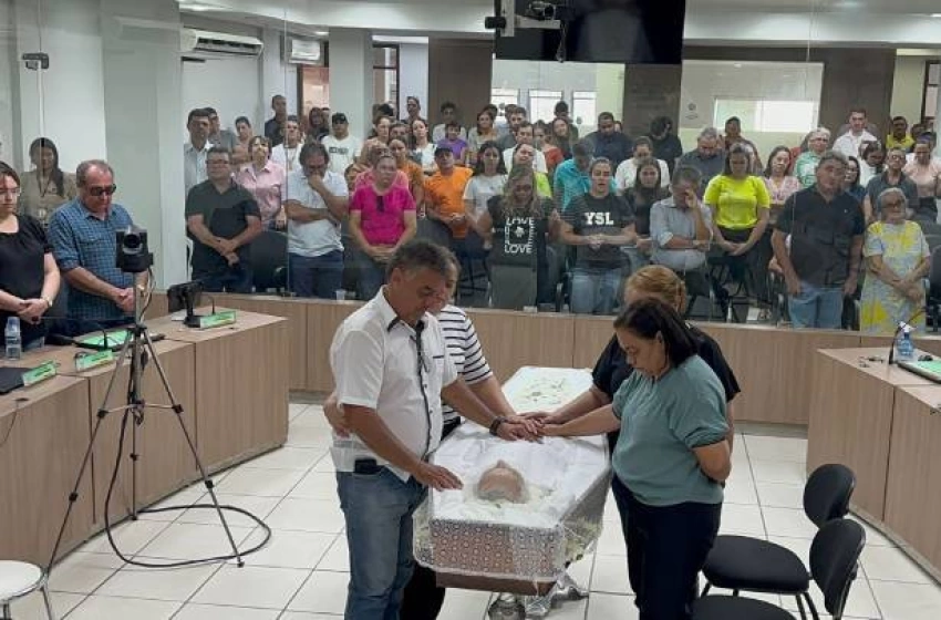 Imagem Homenagens à Dário Formiga no plenário da Câmara de Vereadores em Sousa