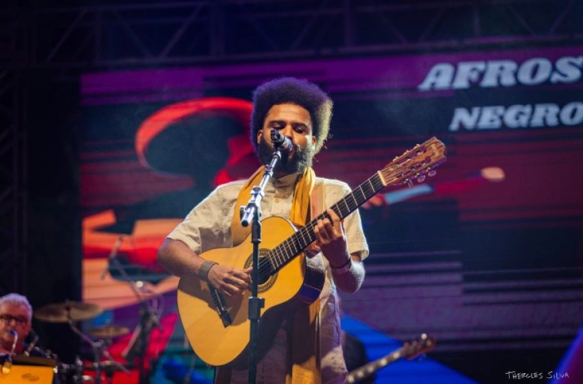 Imagem Cantor e compositor Afrosonor