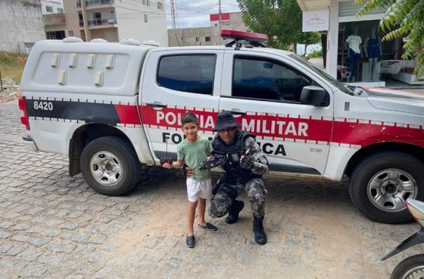 Imagem Presente a garotinho de 06 anos na cidade de São Bento