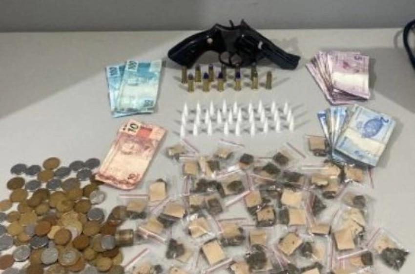 Imagem Material ilícito apreendido em ação da Polícia Militar