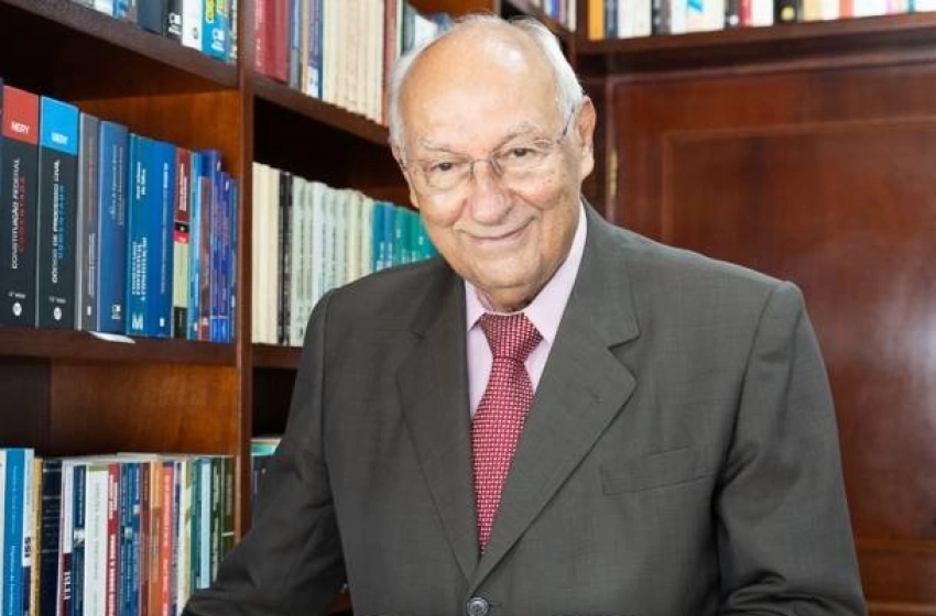 Imagem Ives Gandra da Silva Martins é professor emérito das universidades Mackenzie, Unip, Unifieo, UniFMU