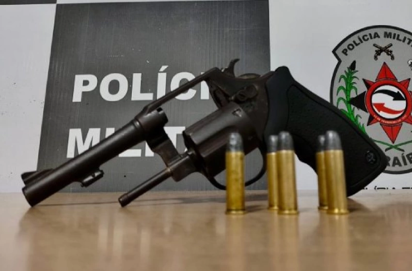 Imagem Prisão de dois suspeitos e apreensão de duas armas de fogo em João Pessoa