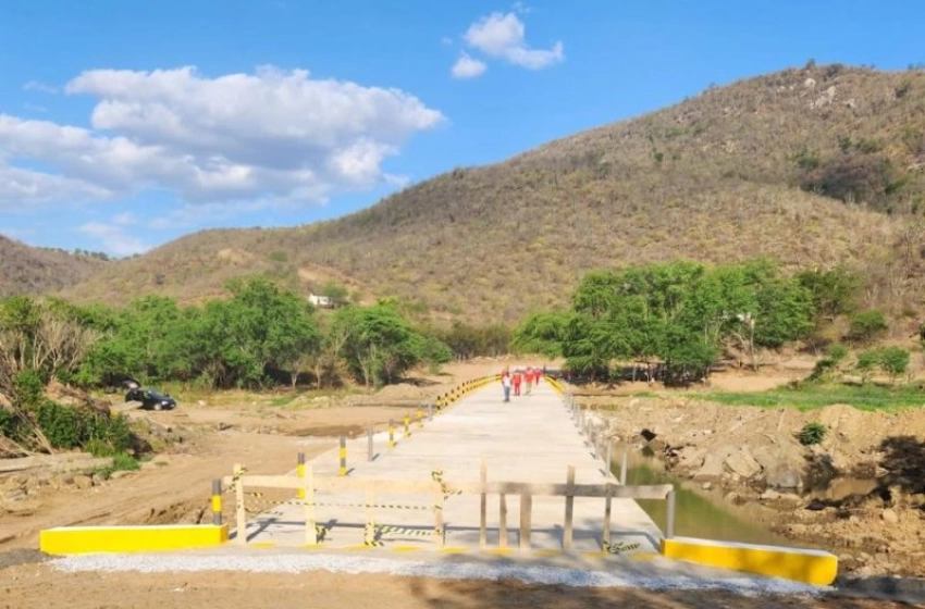 Imagem Governo constrói obra em comunidade ligando cidades do Agreste